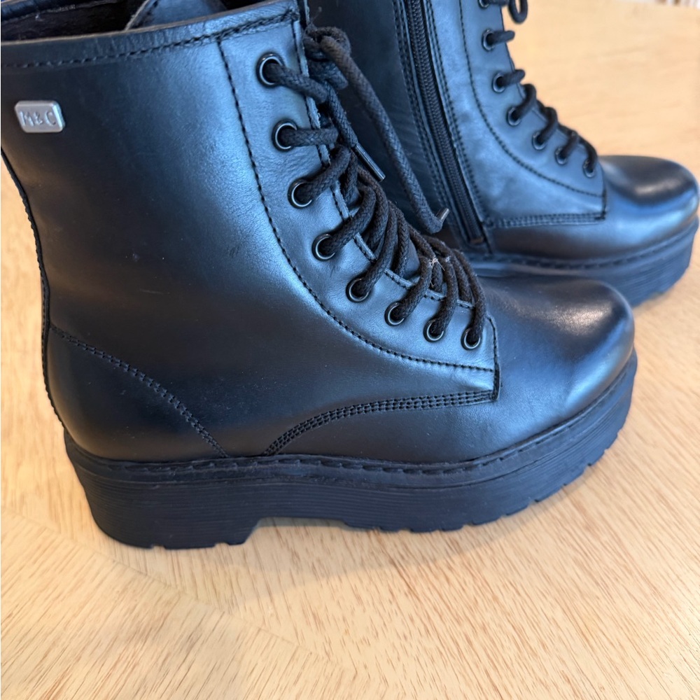 Musse & Cloud Black Lace-Up Boots